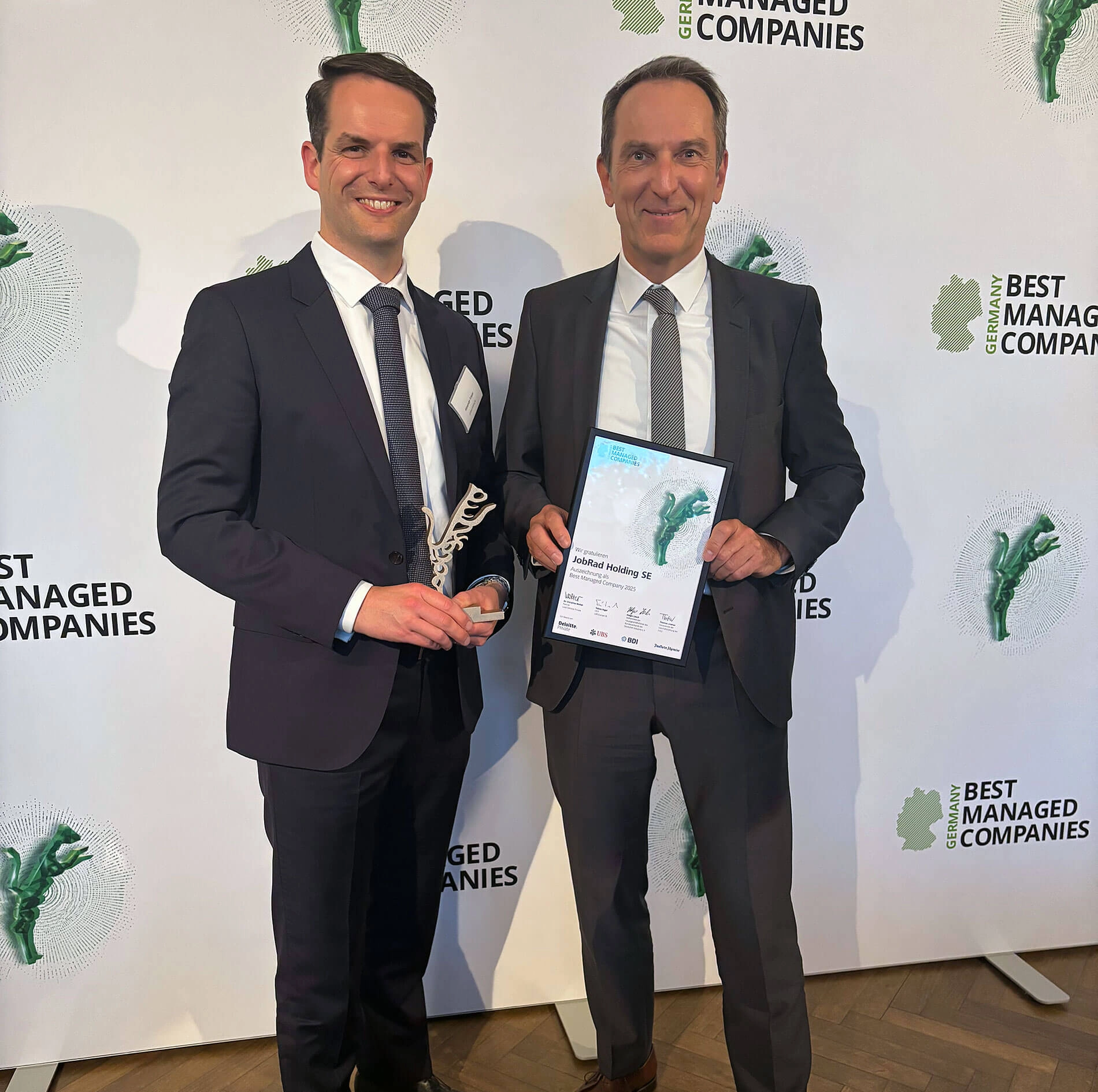 Reiner Heine, Vorstand der JoobRad Gruppe, nimmt die Auszeichnung "Best managed Companies Award 2025" entgegen.